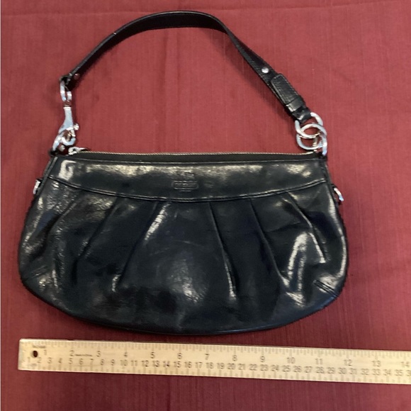 ⚡️⚡️FLASH SALE⚡️⚡️Black Leather Coach Handbag - Picture 3 of 7